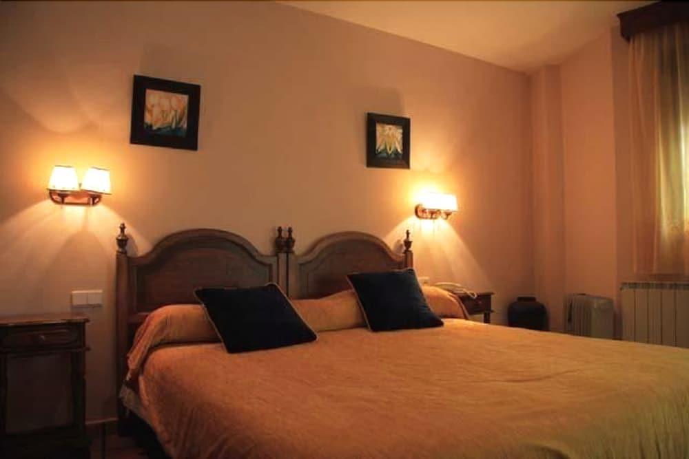 Hotel Patri Huéscar Buitenkant foto